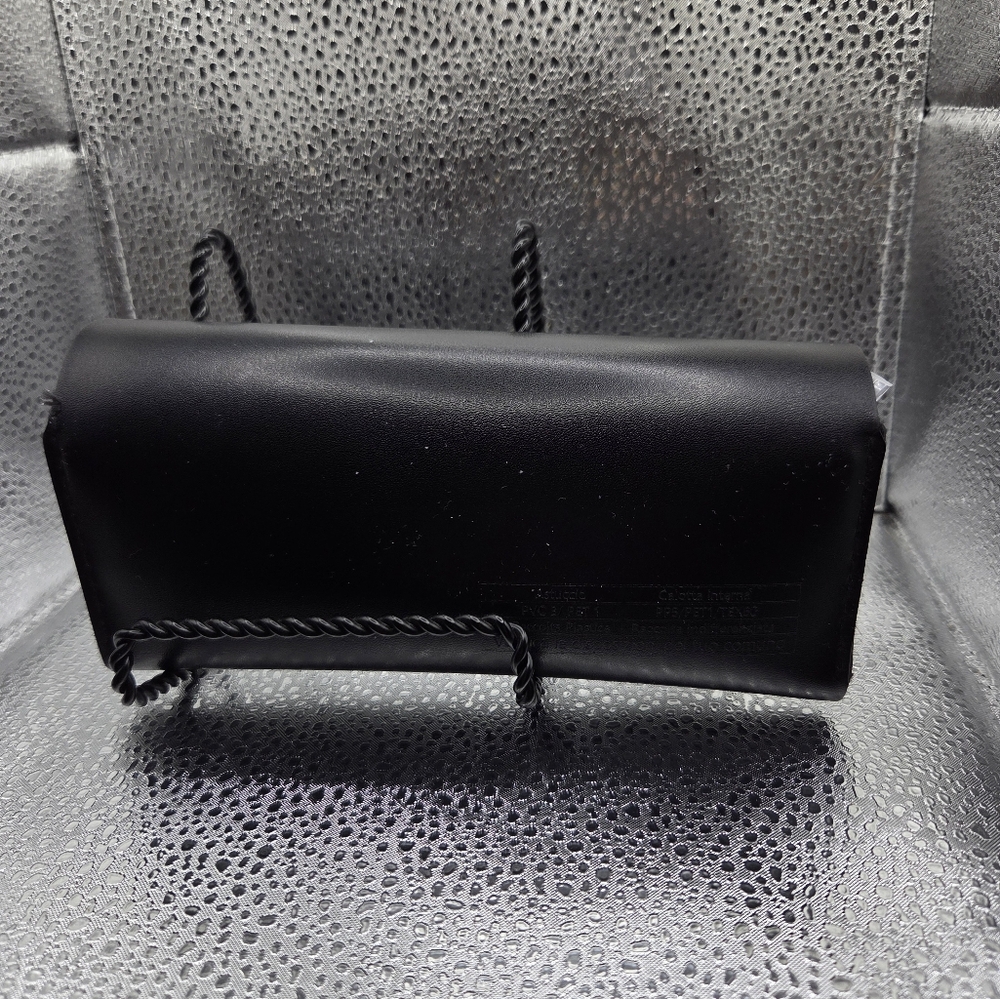 Sunglasses With Case - Picture 5 of 5